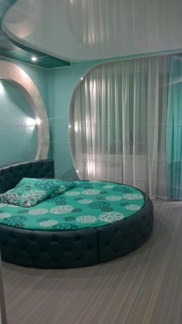 Круглая кровать в экокоже в соответствии с требованием клиента Круглая кровать в экокоже в соответствии с требованием клиента