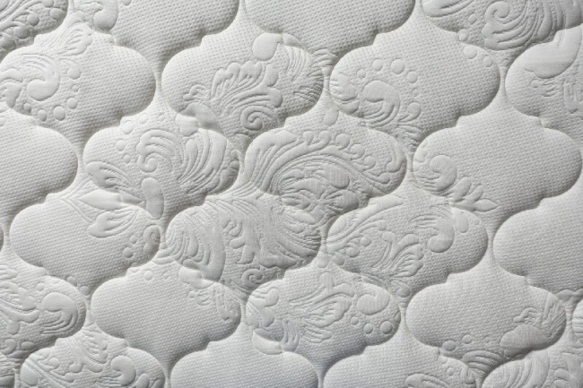 Матрас Матерлюкс Пелар  - чехол трикотаж или жаккард (производитель «Stellini Italy») простеганный на холконе 500 гр/м², декоративные ручки, смотровая молния для контроля состава